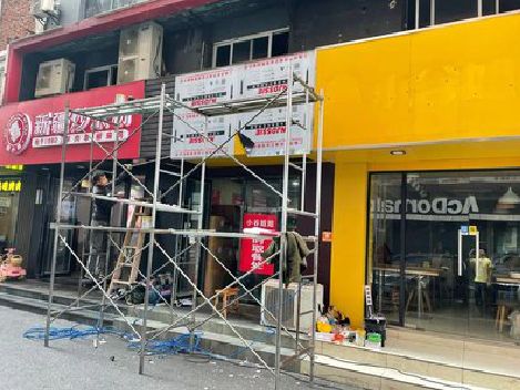 郎溪制作广告招牌如何避免它发黄？